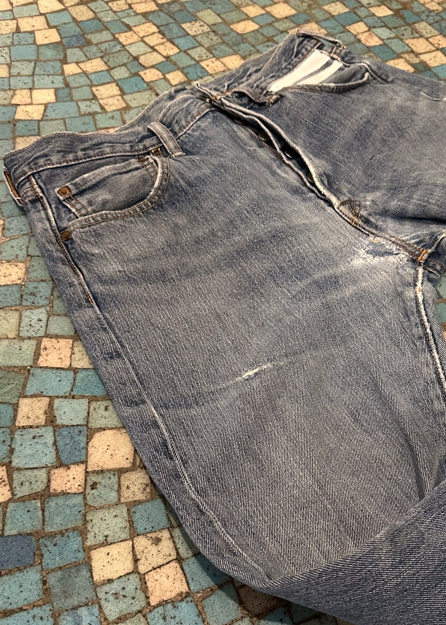 005. Stripe Appliquéd Levi’s 501