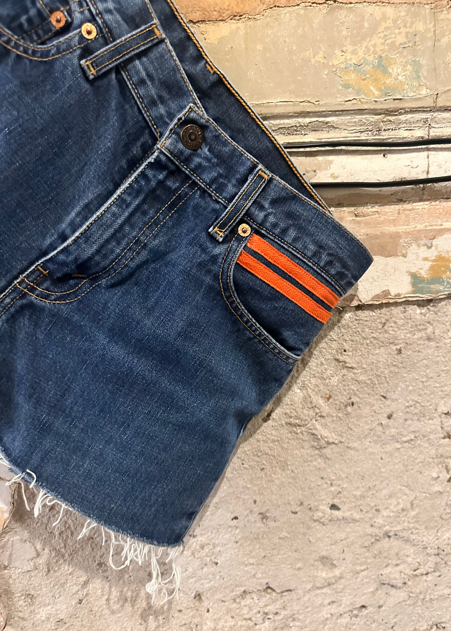 011. Levi's Cut Offs Orange Stripe